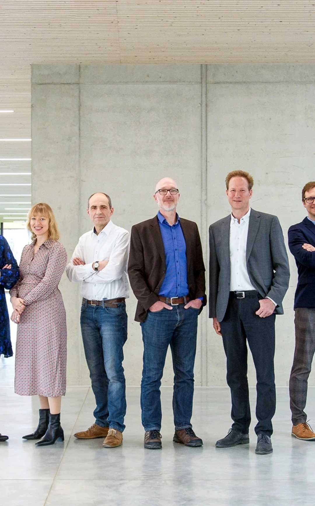 Employer Brand Fotografie in München - authentische Teamsituation in moderner Arbeitsumgebung